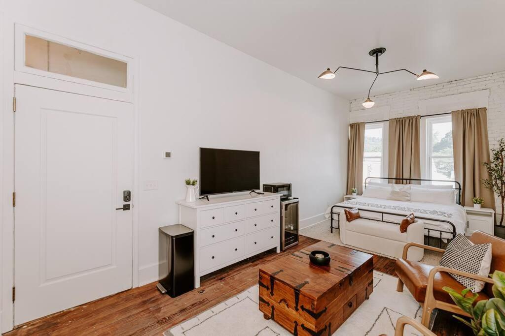 East Main Lofts - Farmhouse 204 Madison Ngoại thất bức ảnh